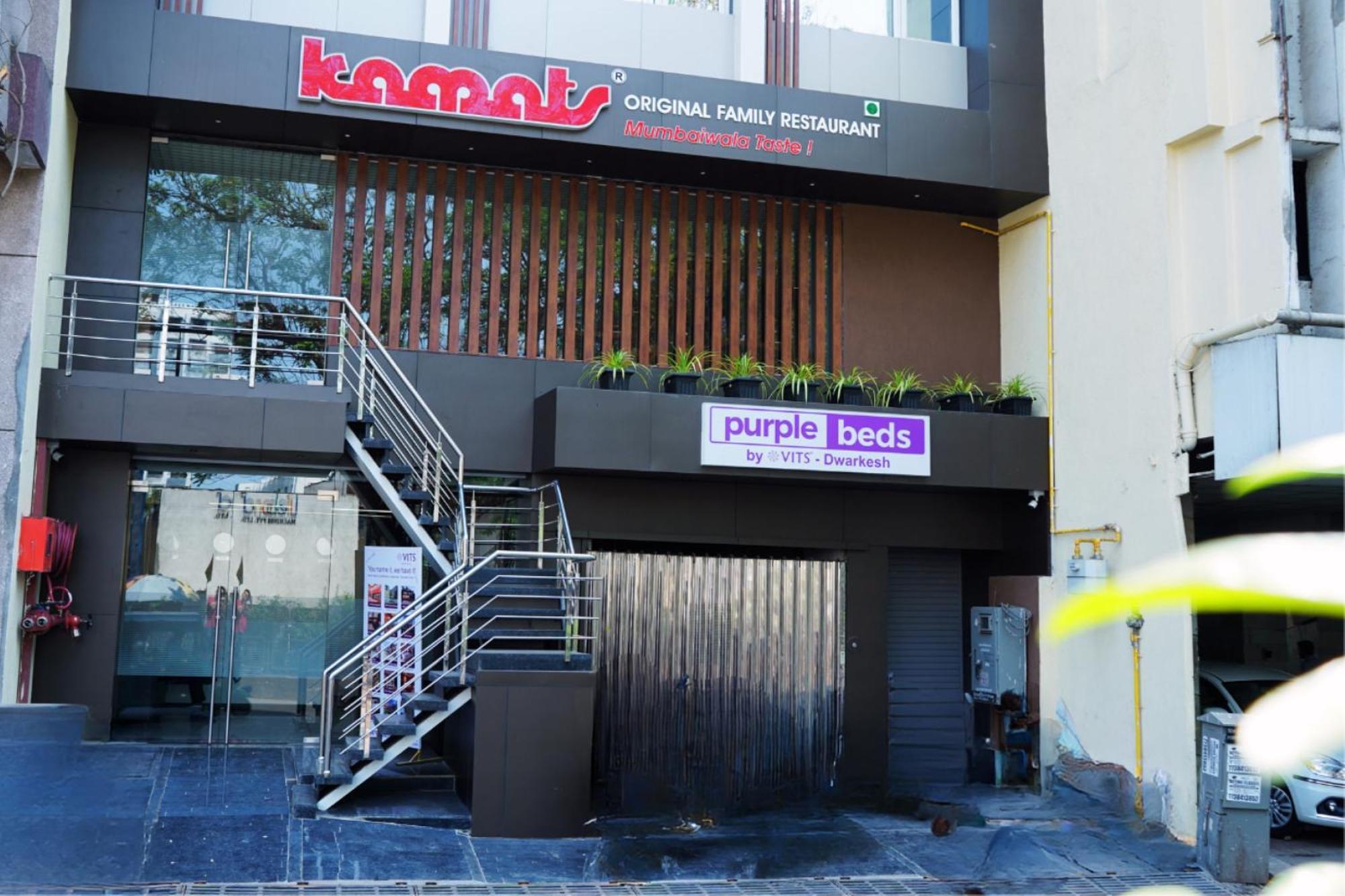 ホテル Purple Beds By Vits Dwarkesh, Surat Salabatpura エクステリア 写真